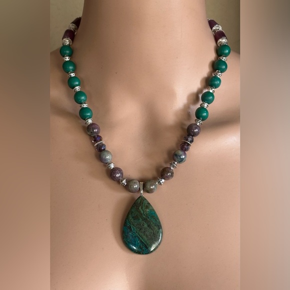 20-1/2 inch Ruby Zoisite bead Necklace NWOT - Picture 2 of 13